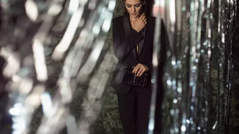 Klára Issová pro .about leather.