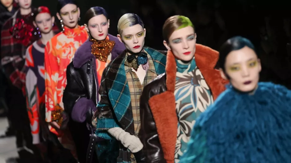 Dries Van Noten : Runway - Paris Fashion Week Womenswear Fall/Winter 2020/2021