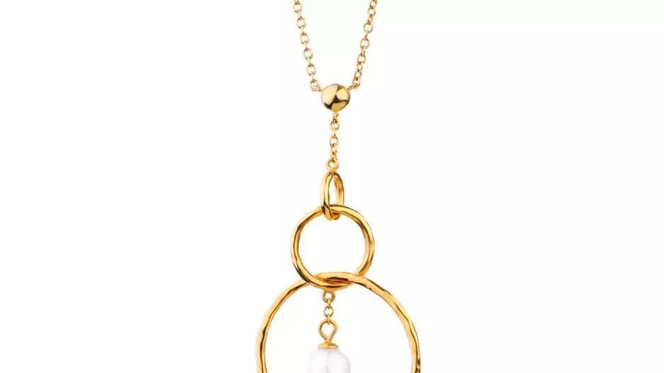 Stříbrný náhrdelník s perlami