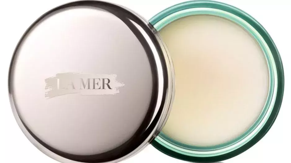 Hydratační balzám na rty, The Lip Balm, La Mer, 2040 Kč, douglas.cz Hydratační balzám na rty, The Lip Balm, La Mer, 2040 Kč, douglas.cz