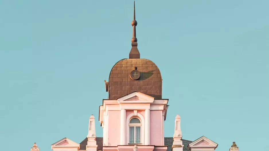 @AccidentallyWesAnderson/Valentina Jacks