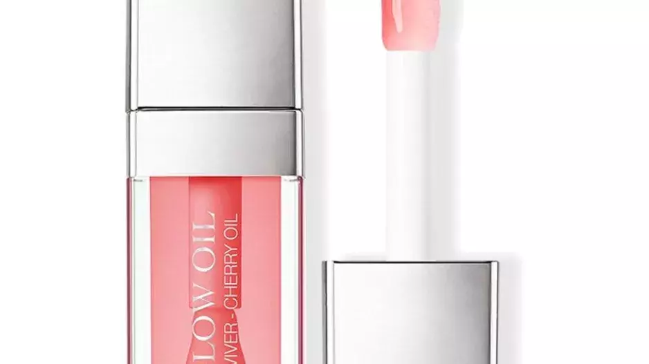 Vyživující olejový lesk na rty, Lip Glow Oil, Dior, 1020 Kč