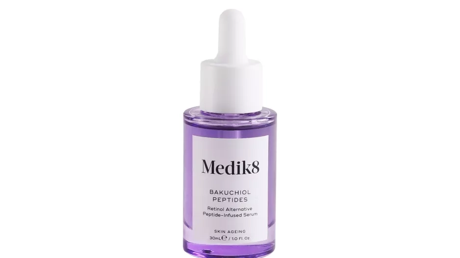 Pleťové sérum, Bakuchiol Peptides, Medik8, 1350 Kč Pleťové sérum, Bakuchiol Peptides, Medik8, 1350 Kč