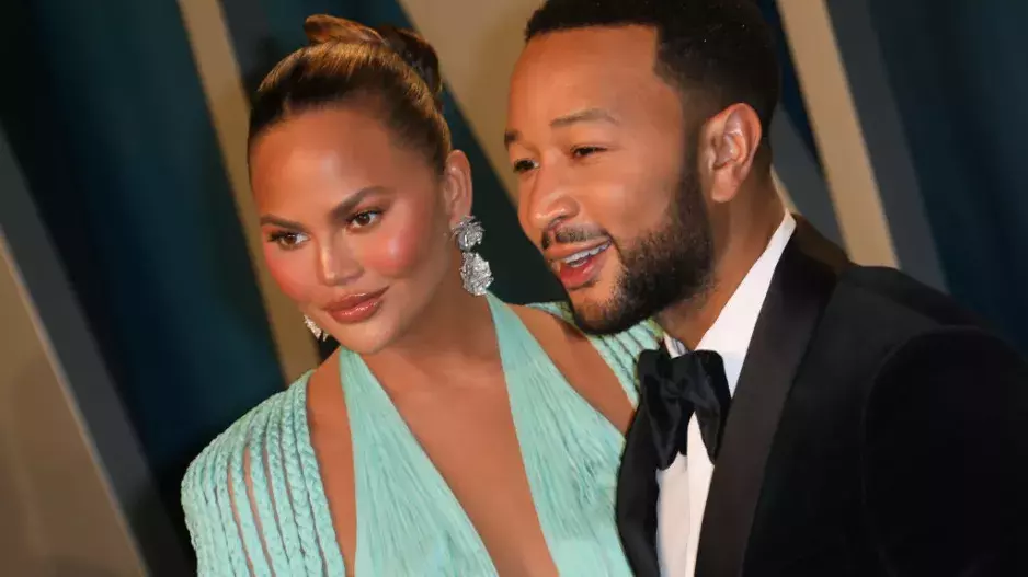 Chrissy Teigen a John Legend Chrissy Teigen a John Legend