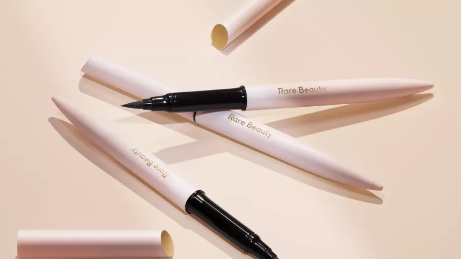 Linkovač Perfect Strokes Matte Liquid Liner, Rare Beauty Linkovač Perfect Strokes Matte Liquid Liner, Beauty Rare
