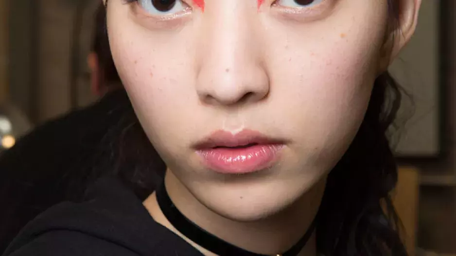 NEGATIVE EYELINER NEGATIVE EYELINER