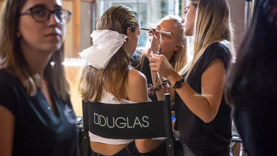 Atmosféra přehlídky Couture 2021