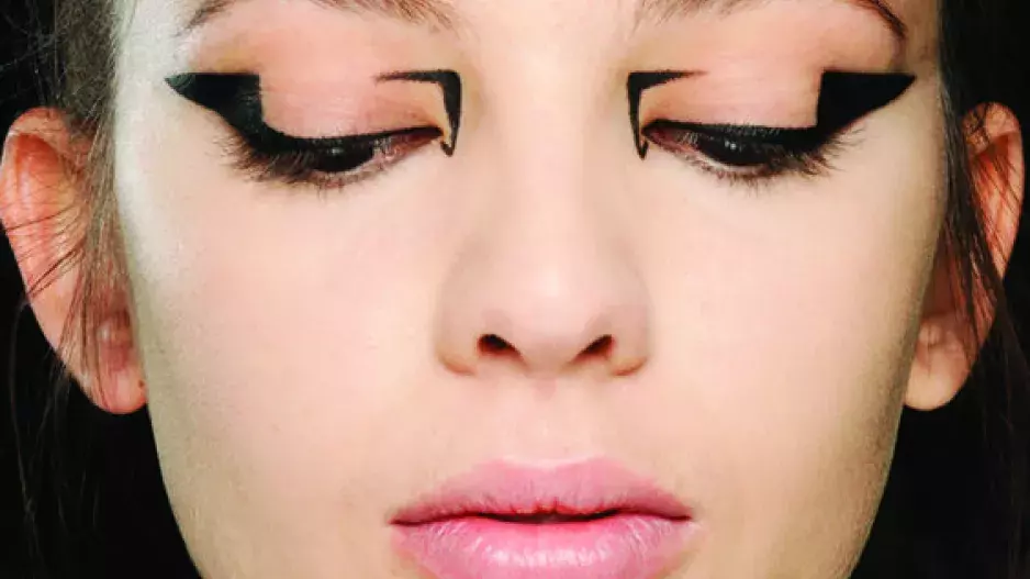NEGATIVE EYELINER NEGATIVE EYELINER
