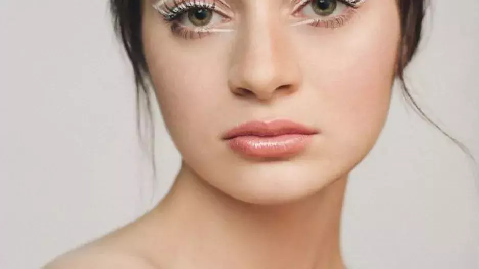 NEGATIVE EYELINER NEGATIVE EYELINER