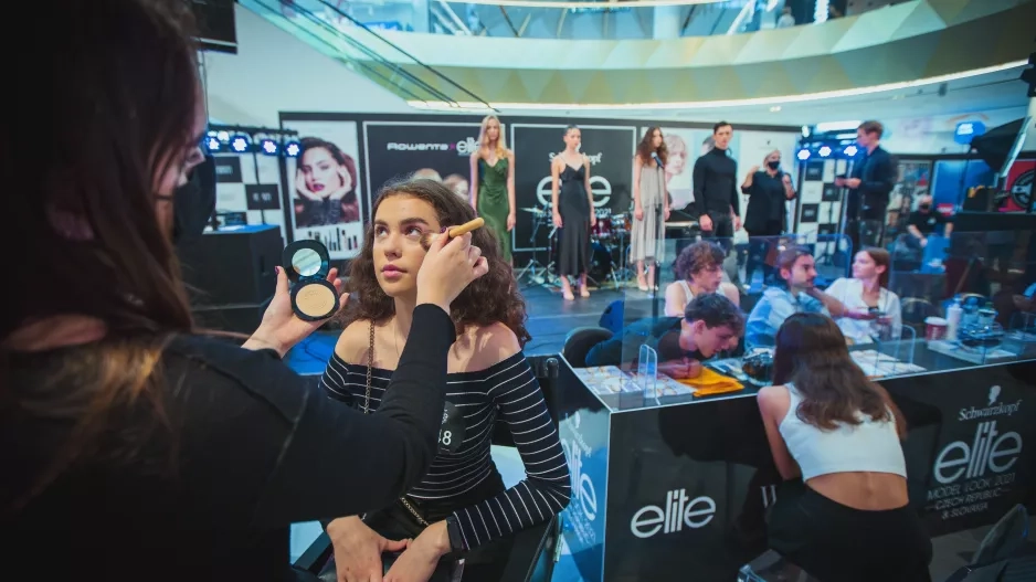 Chcete profesionální líčení a rady zadarmo? Hledejte Oriflame! 