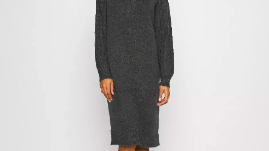 PIECES Tall, 864 Kč