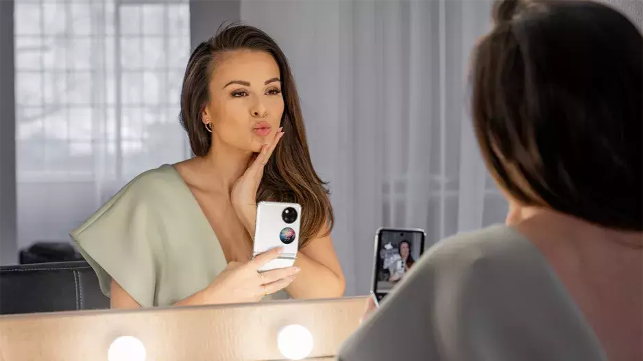 Monika Bagárová pro Huawei