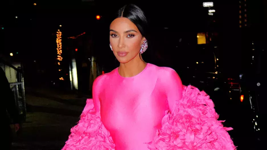 KIM KARDASHIAN