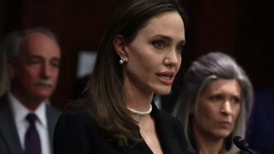 Angelina Jolie Angelina Jolie