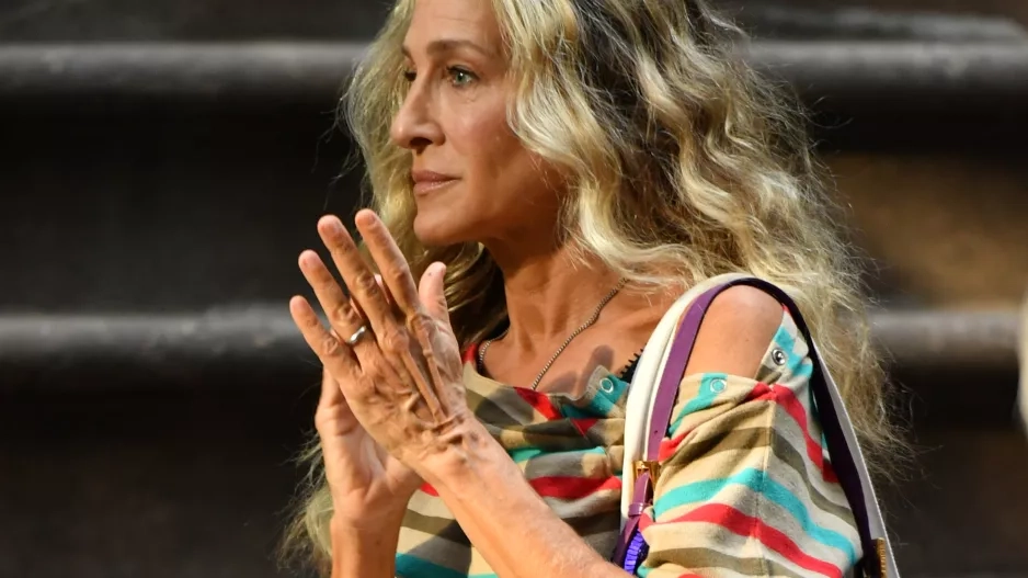 Za své šediny se rozhodně nestydí herečka Sarah Jessica Parker, která odstín rybí kosti proslavila v seriálu A jak to bylo dál.