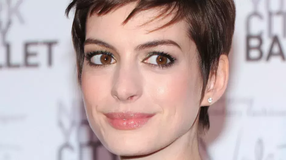 Anne Hathaway Anne Hathaway