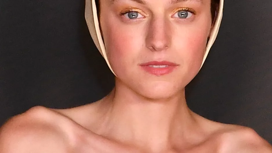 Emma Corrin Emma Corrin