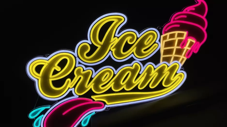 LOVE LED NEON