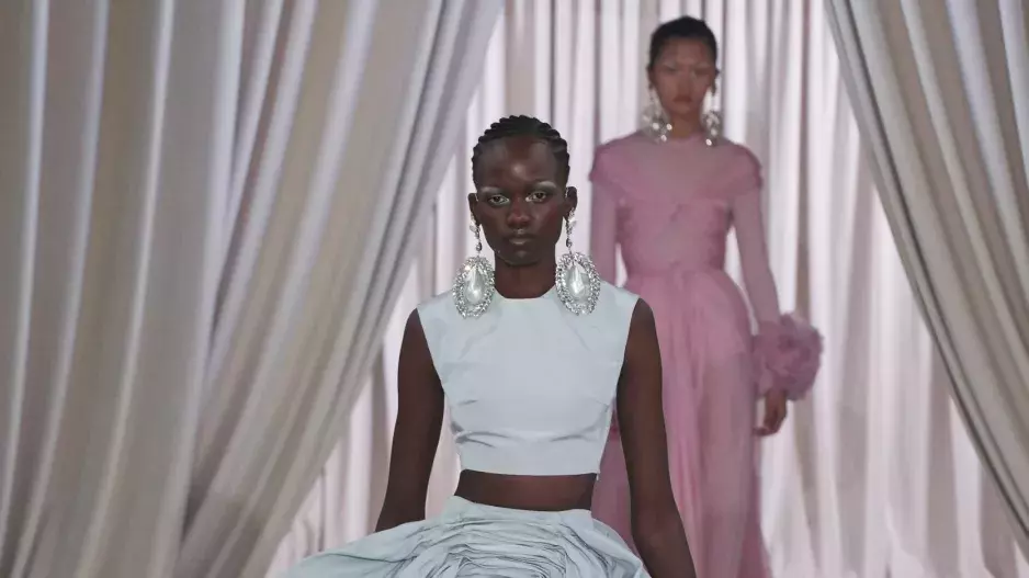 Giambattista Valli S/S 2023