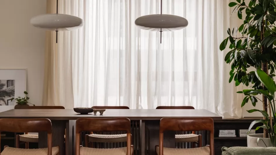 Polský byt inspirovaný japandi stylem