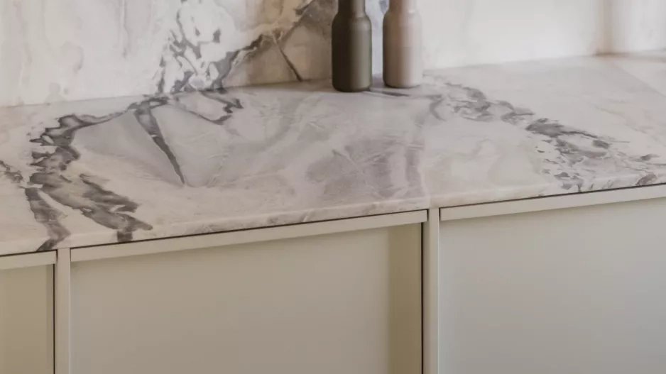 Polský byt inspirovaný japandi stylem