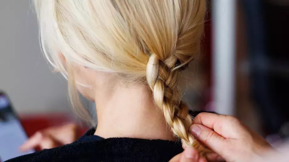 ELLE Beauty Lounge Red