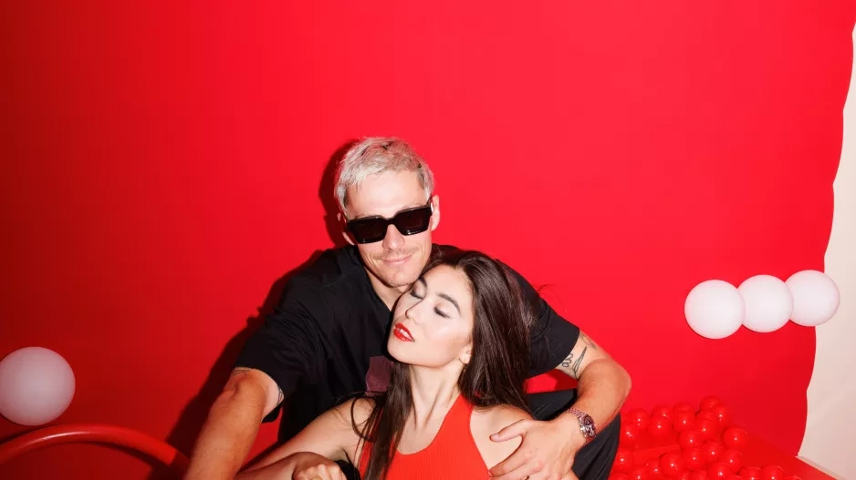 ELLE Beauty Lounge Red