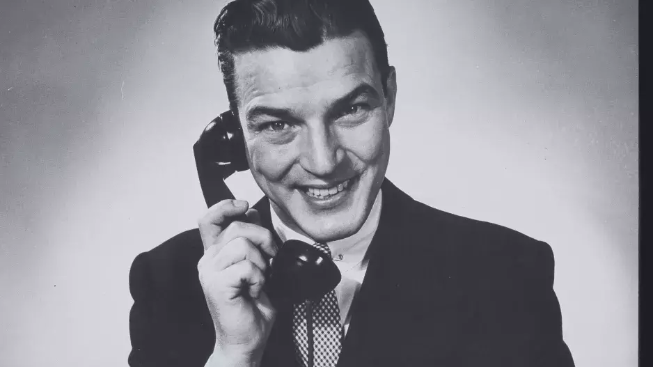 Muž na telefonu