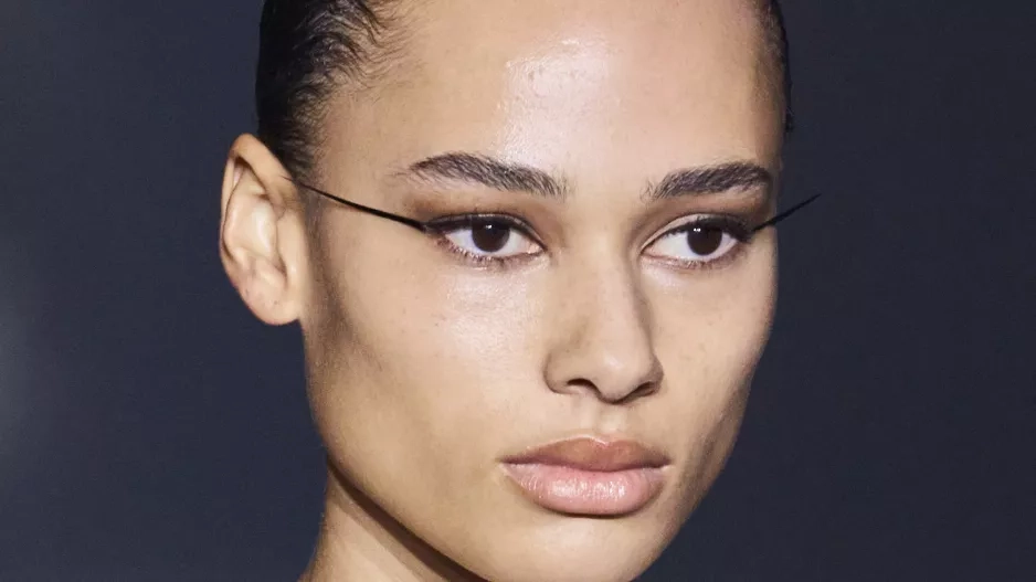Beauty trendy z pařížského fashion weeku