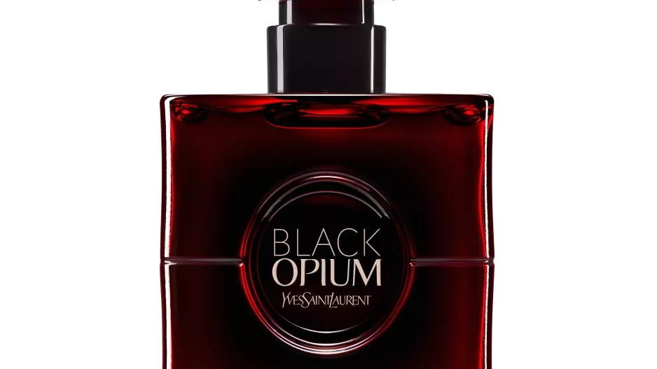 Black Opium Eau de Parfum Over Red