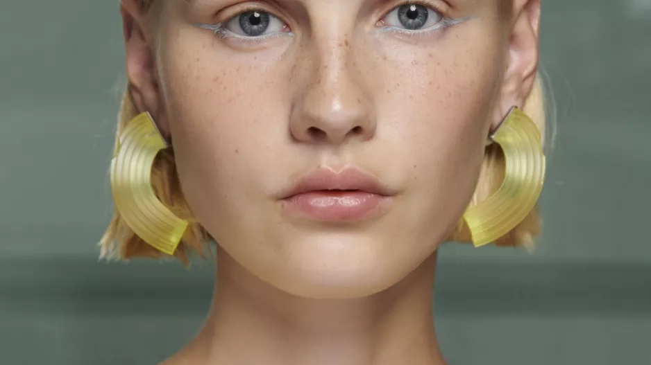 Trendy účesy jarní sezony 2024 Trendy účesy jarní sezony 2024