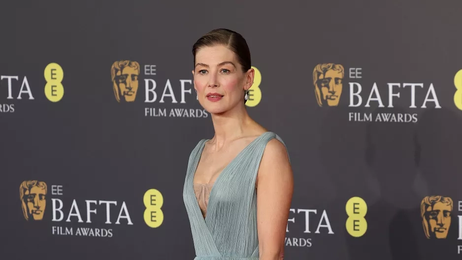 Red carpet 77. ročníku cen BAFTA