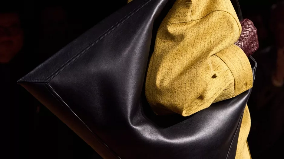 Velkou, větší, největší! Odpověď na to, jakou kabelku si teď pořídit