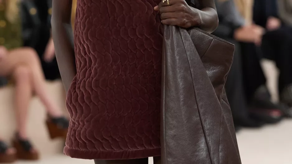 Velkou, větší, největší! Odpověď na to, jakou kabelku si teď pořídit