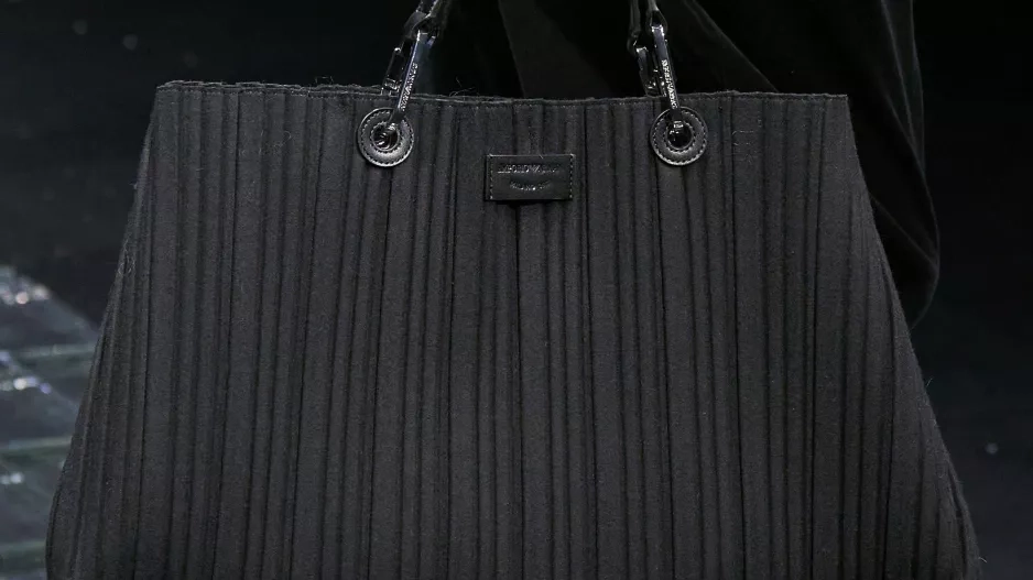 Velkou, větší, největší! Odpověď na to, jakou kabelku si teď pořídit