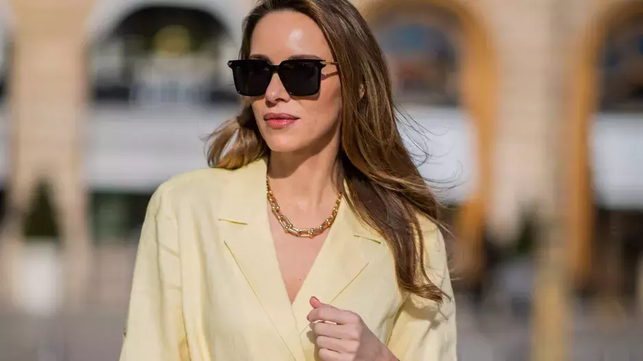Butter yellow