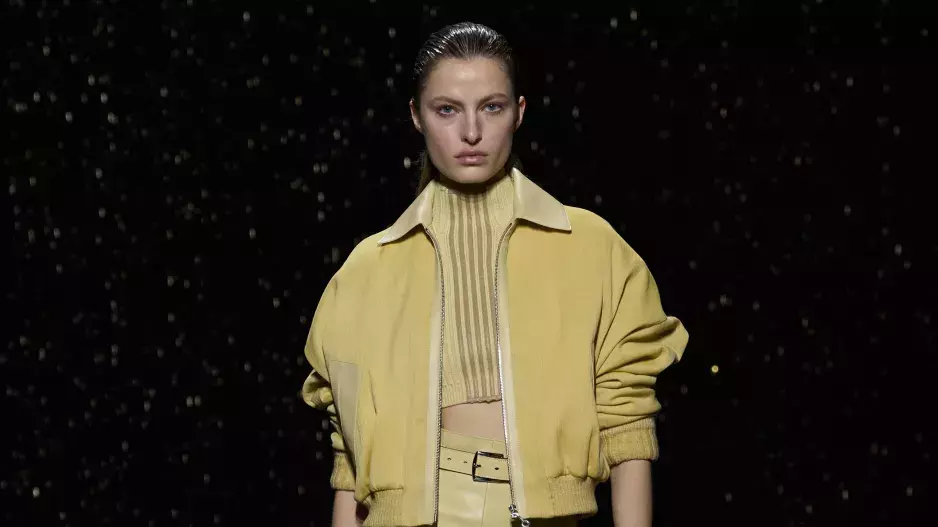 Butter yellow
