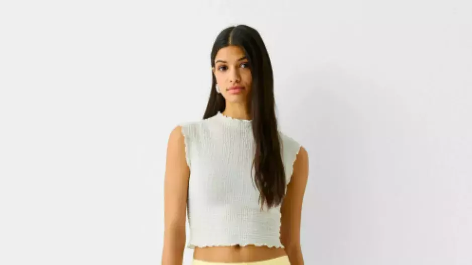 Móda v odstínech máslové žluté