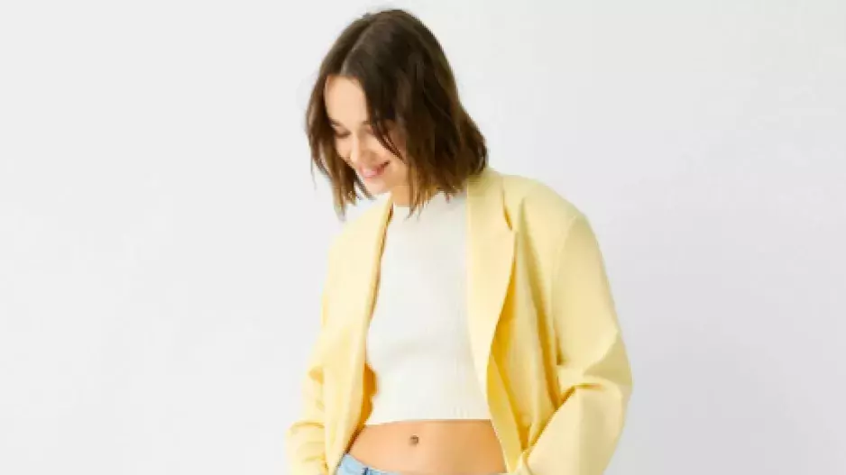 Móda v odstínech máslové žluté
