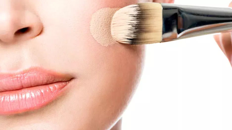 Make-up pro pórovitou pleť