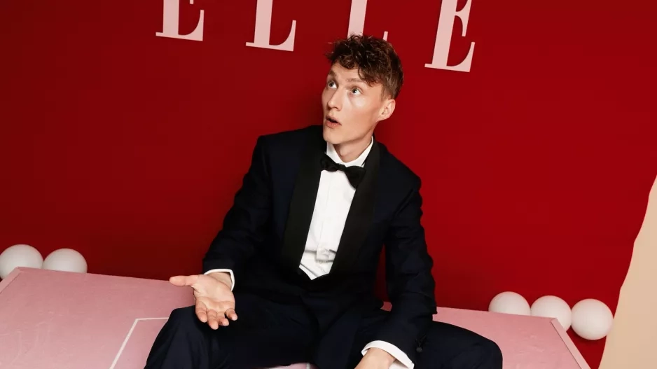 Elle Beauty Lounge Red