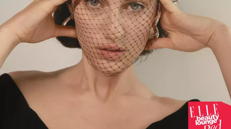 ELLE Beauty Lounge Red