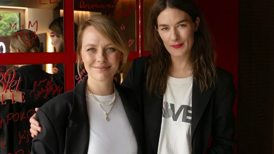 Elle Beauty Lounge Red