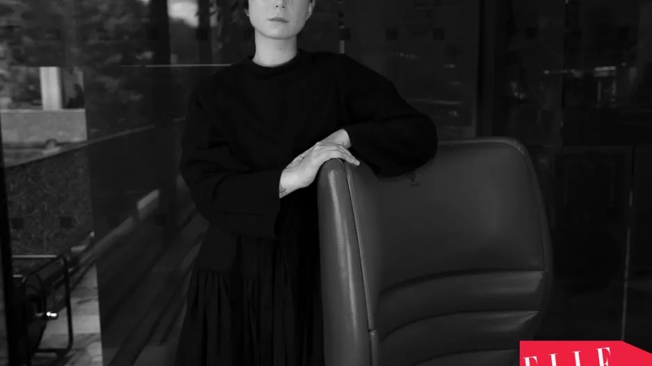 Elle Beauty Lounge Red 