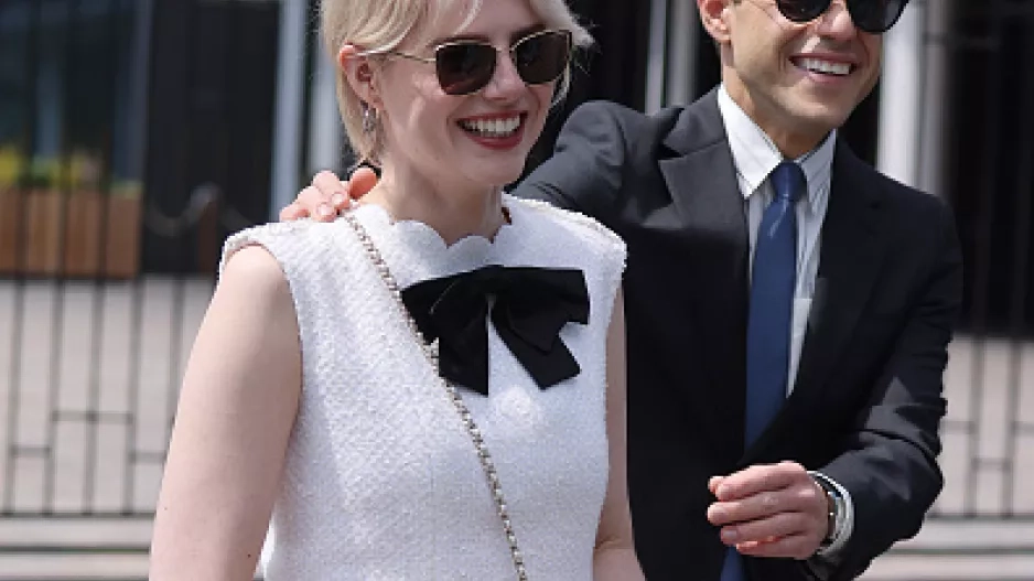 Rami Malek a Emma Corin