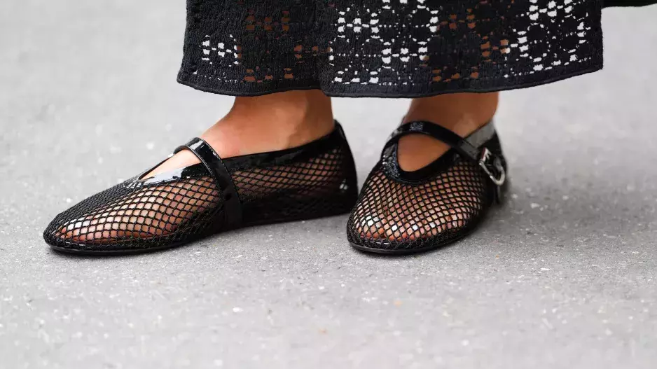 Mesh ballet shoes