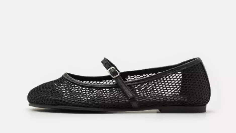 Mesh ballet shoes Mesh ballet shoes