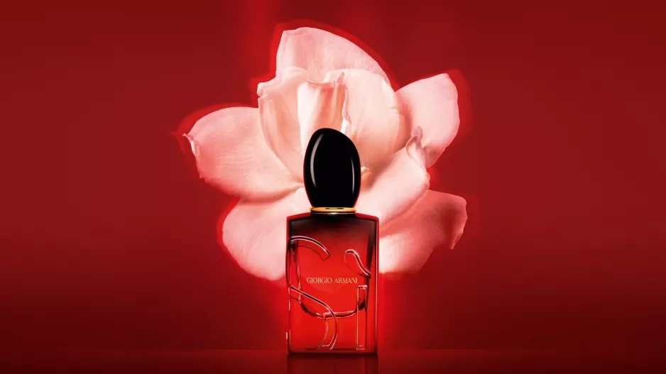 Nový parfém Sì Passione Eau de Parfum Intense od Armani Beauty