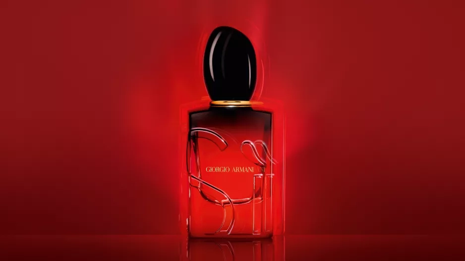 Nový parfém Sì Passione Eau de Parfum Intense od Armani Beauty