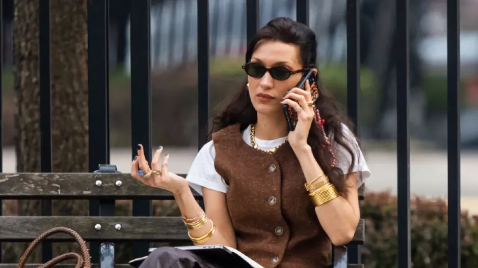 Bella Hadid ve vestě